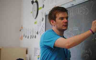 Por qu&eacute; aprender ingl&eacute;s en casa es mucho m&aacute;s dif&iacute;cil que optar por una academia